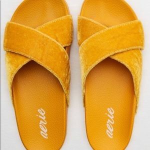 AERIE YELLOW SLIDES